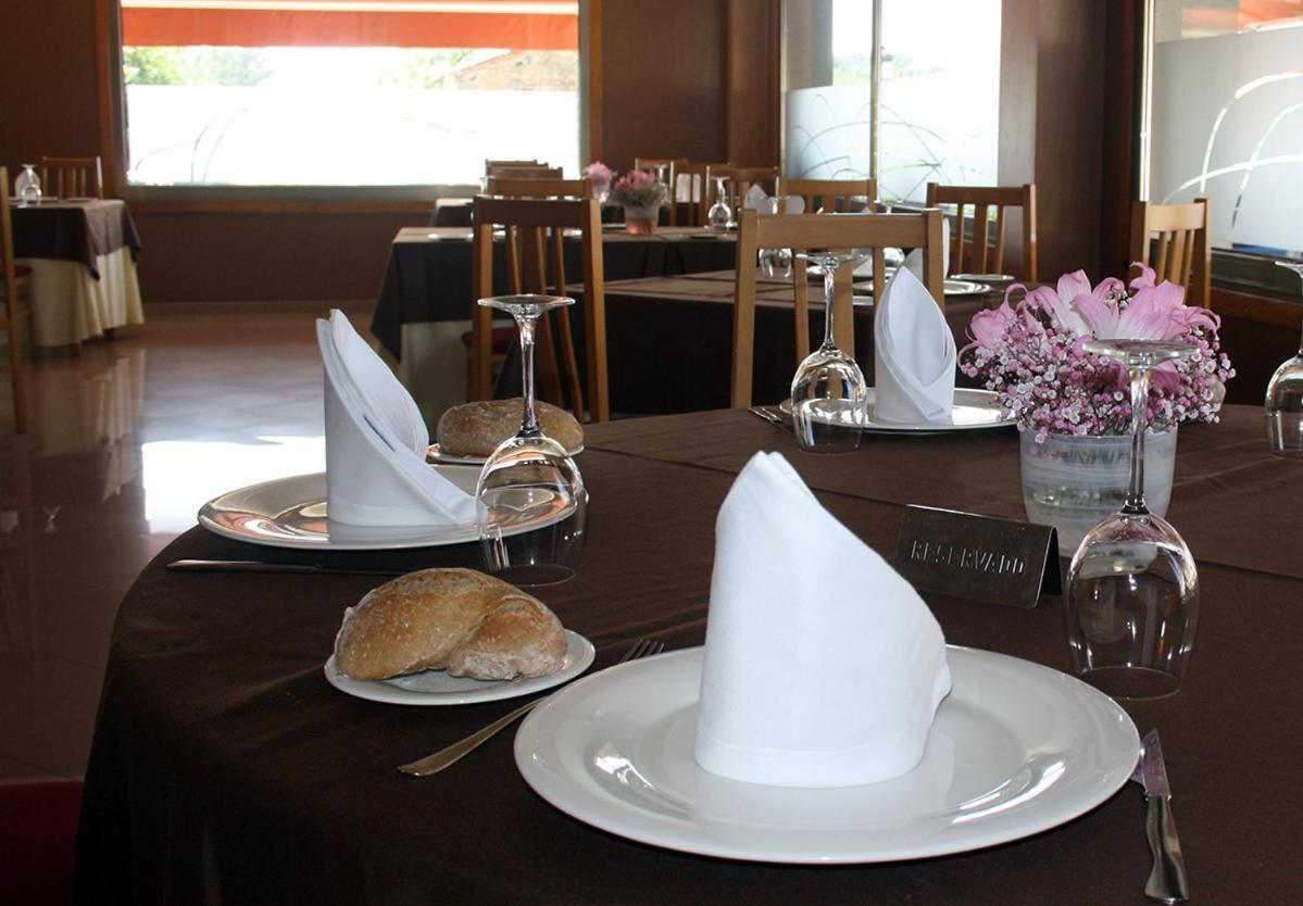 O Pino Hotel Bello מראה חיצוני תמונה