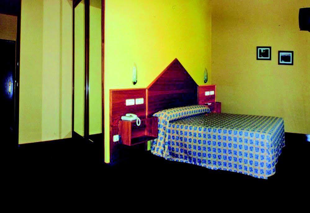 O Pino Hotel Bello מראה חיצוני תמונה
