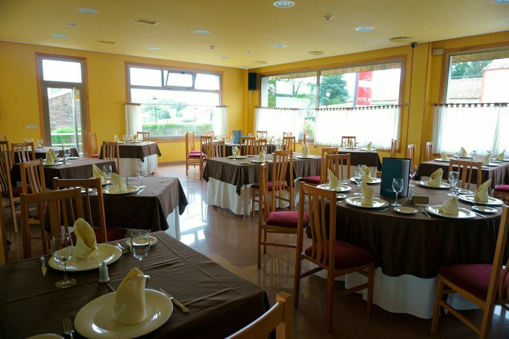 O Pino Hotel Bello מראה חיצוני תמונה