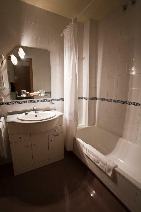 O Pino Hotel Bello מראה חיצוני תמונה