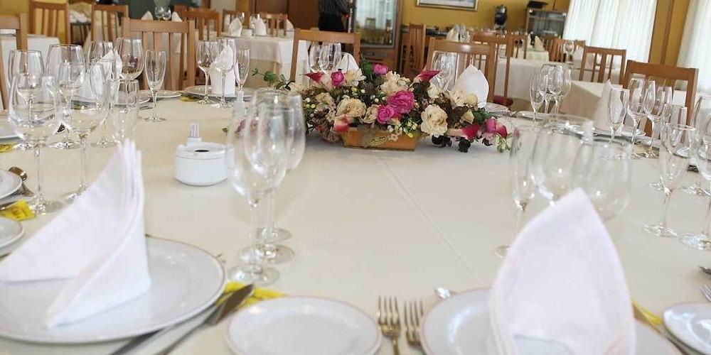 O Pino Hotel Bello מראה חיצוני תמונה